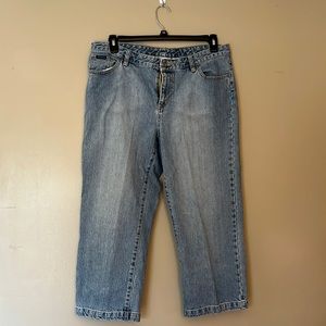 Woman’s Columbia Capri Size 14